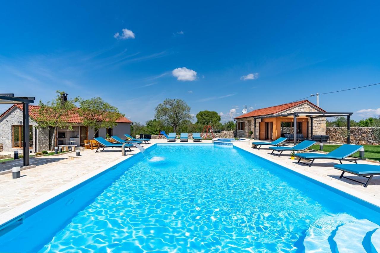 New! Promina Luxury Villa With 72Sqm Heated Pool, Jacuzzi, Infrared Sauna, Tennis Court, Media Room Bogatić Kültér fotó