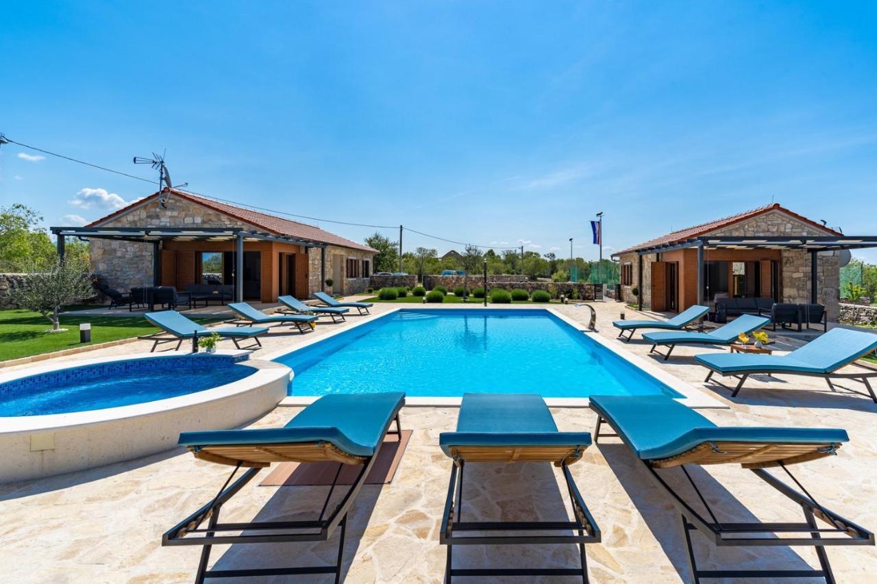 New! Promina Luxury Villa With 72Sqm Heated Pool, Jacuzzi, Infrared Sauna, Tennis Court, Media Room Bogatić Kültér fotó