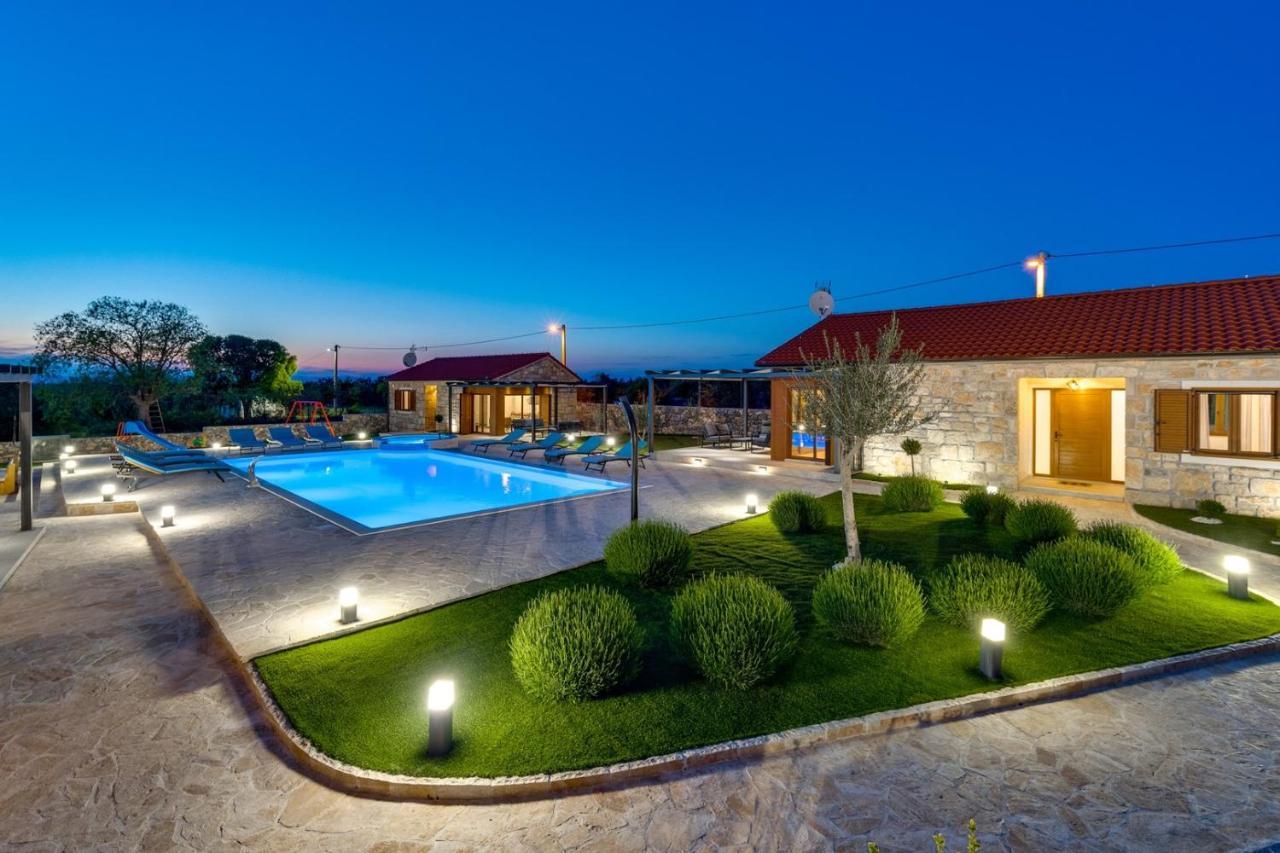 New! Promina Luxury Villa With 72Sqm Heated Pool, Jacuzzi, Infrared Sauna, Tennis Court, Media Room Bogatić Kültér fotó