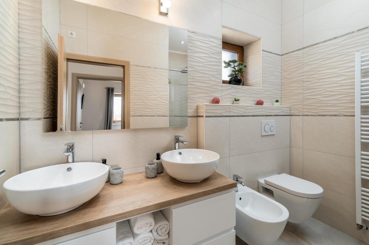New! Promina Luxury Villa With 72Sqm Heated Pool, Jacuzzi, Infrared Sauna, Tennis Court, Media Room Bogatić Kültér fotó