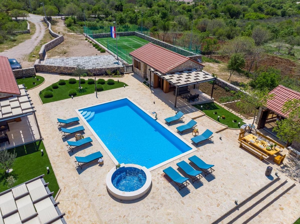 New! Promina Luxury Villa With 72Sqm Heated Pool, Jacuzzi, Infrared Sauna, Tennis Court, Media Room Bogatić Kültér fotó