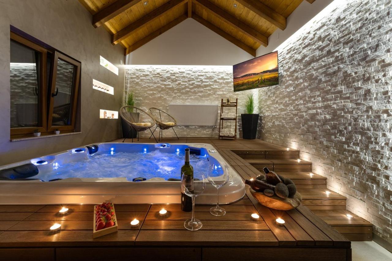 New! Promina Luxury Villa With 72Sqm Heated Pool, Jacuzzi, Infrared Sauna, Tennis Court, Media Room Bogatić Kültér fotó