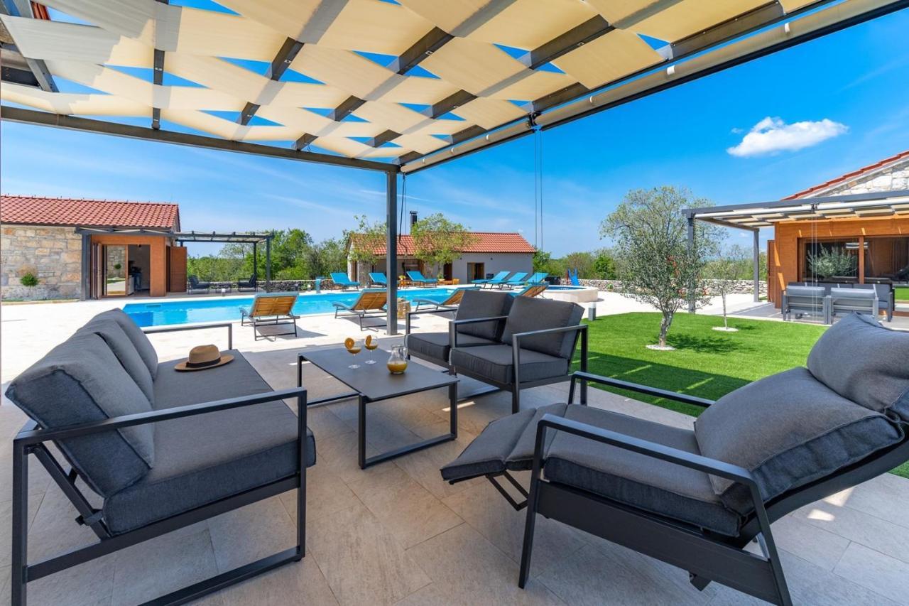 New! Promina Luxury Villa With 72Sqm Heated Pool, Jacuzzi, Infrared Sauna, Tennis Court, Media Room Bogatić Kültér fotó