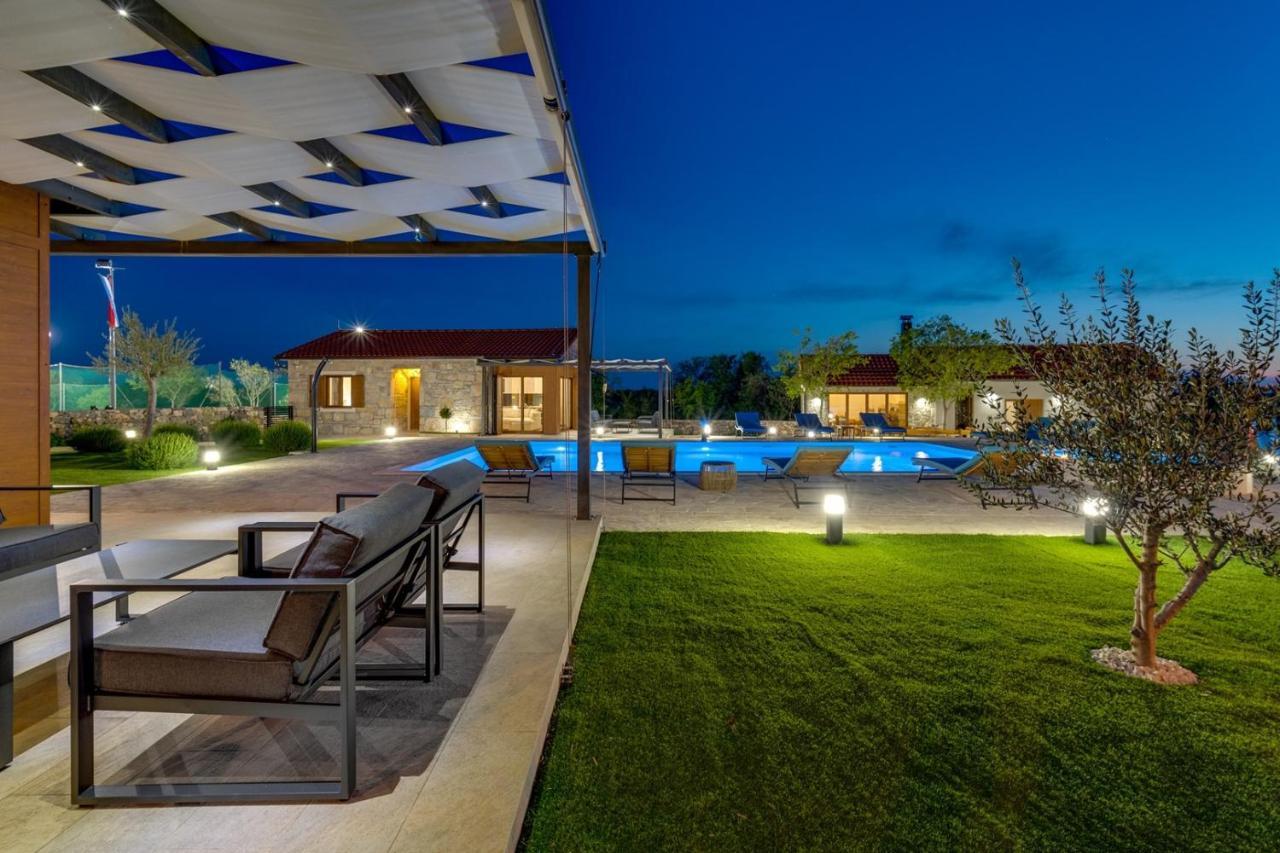New! Promina Luxury Villa With 72Sqm Heated Pool, Jacuzzi, Infrared Sauna, Tennis Court, Media Room Bogatić Kültér fotó