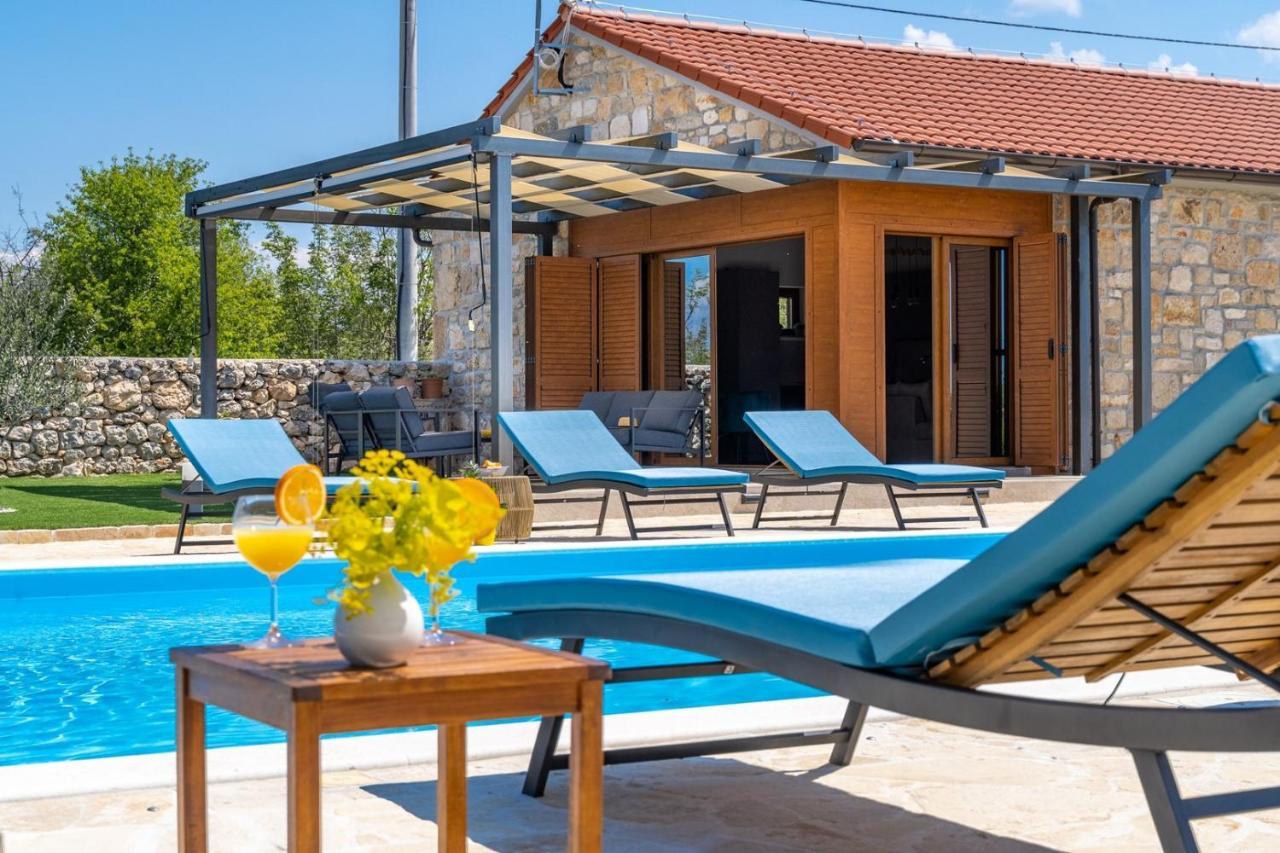 New! Promina Luxury Villa With 72Sqm Heated Pool, Jacuzzi, Infrared Sauna, Tennis Court, Media Room Bogatić Kültér fotó
