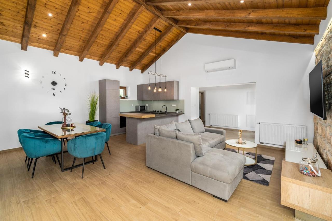 New! Promina Luxury Villa With 72Sqm Heated Pool, Jacuzzi, Infrared Sauna, Tennis Court, Media Room Bogatić Kültér fotó