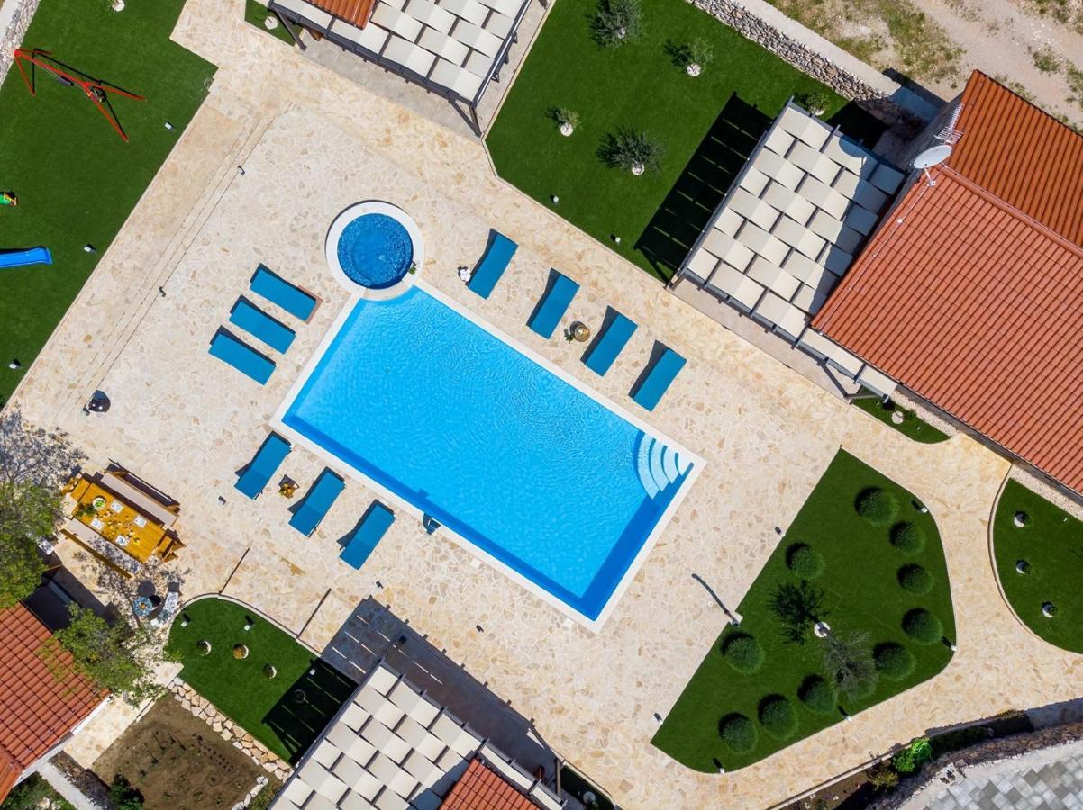 New! Promina Luxury Villa With 72Sqm Heated Pool, Jacuzzi, Infrared Sauna, Tennis Court, Media Room Bogatić Kültér fotó